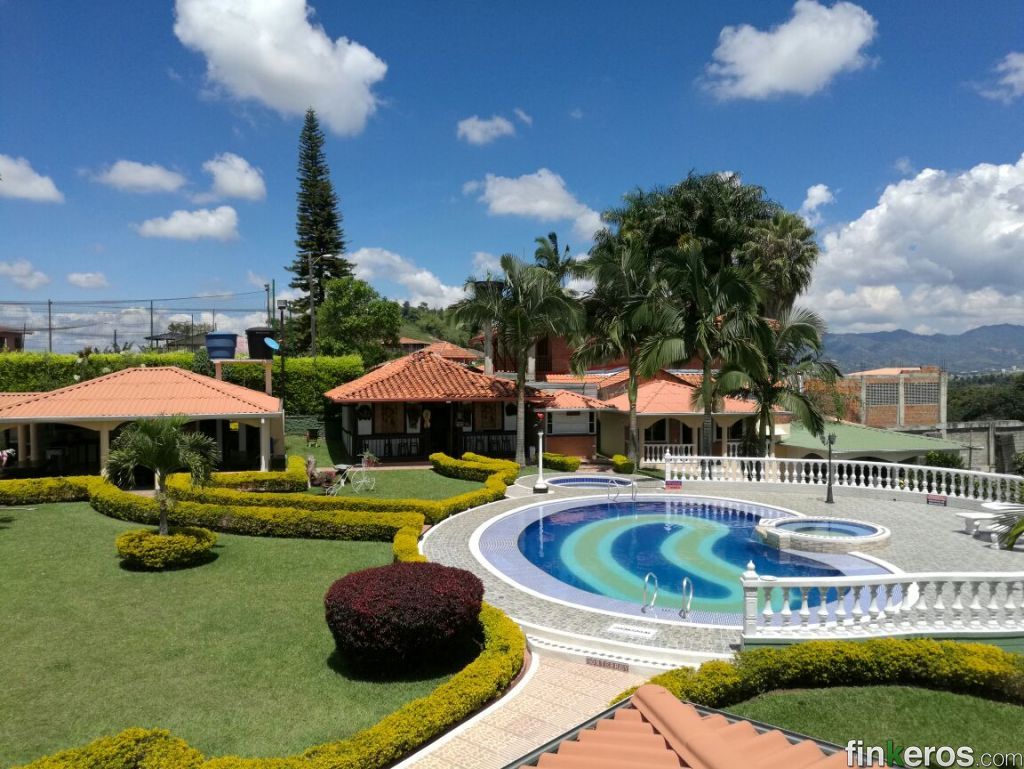 AMPLIA FINCA EN ALTAGRACIA - Finca en Pereira, Risaralda